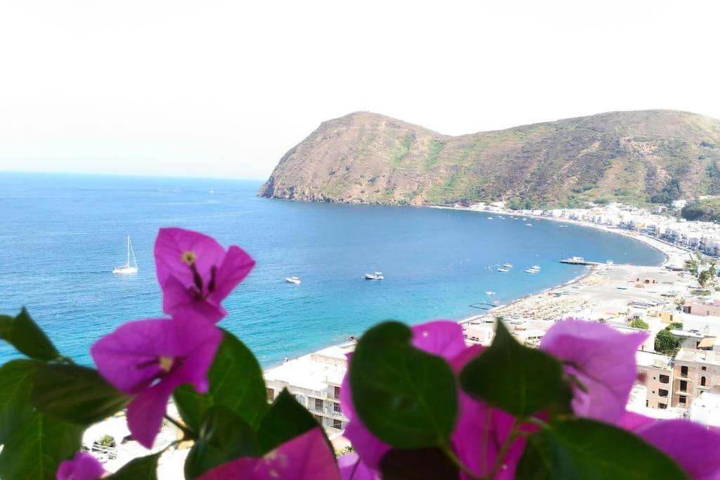 Casa Vacanze Vista Mare Mela B Lipari  Luaran gambar