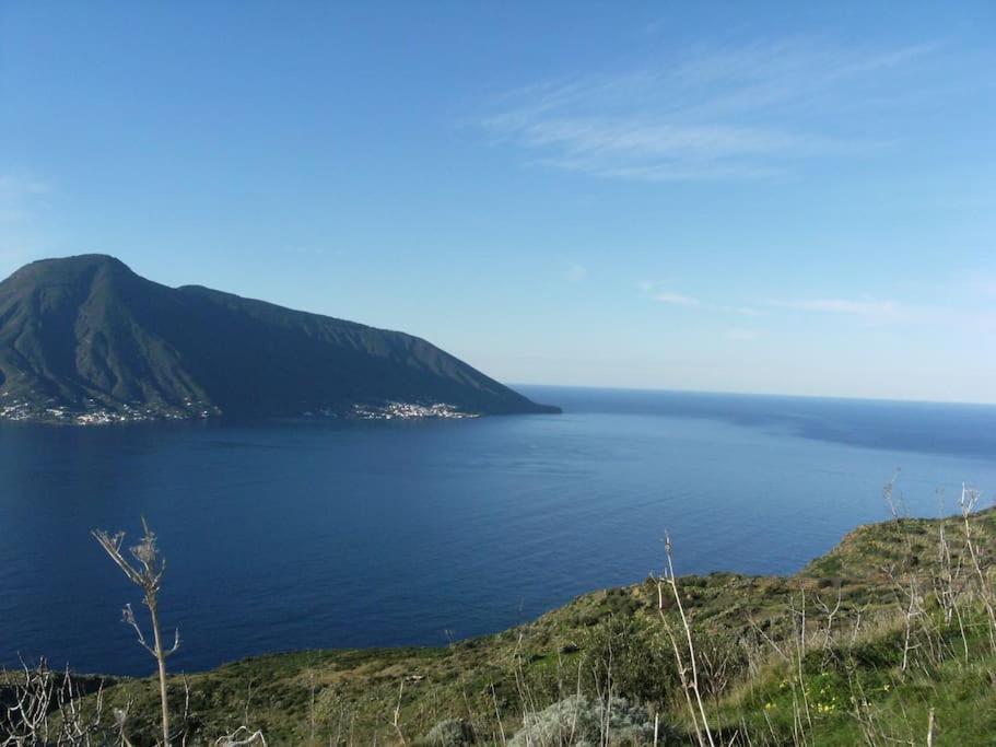 Casa Vacanze Vista Mare Mela B Lipari  Luaran gambar