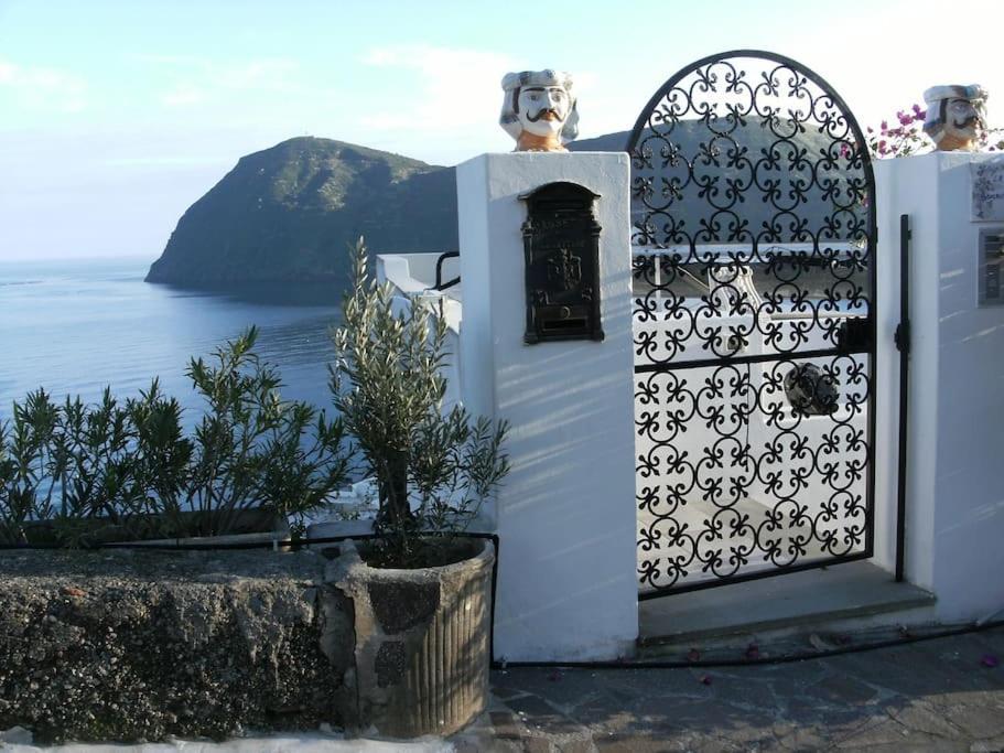 Casa Vacanze Vista Mare Mela B Lipari  Luaran gambar