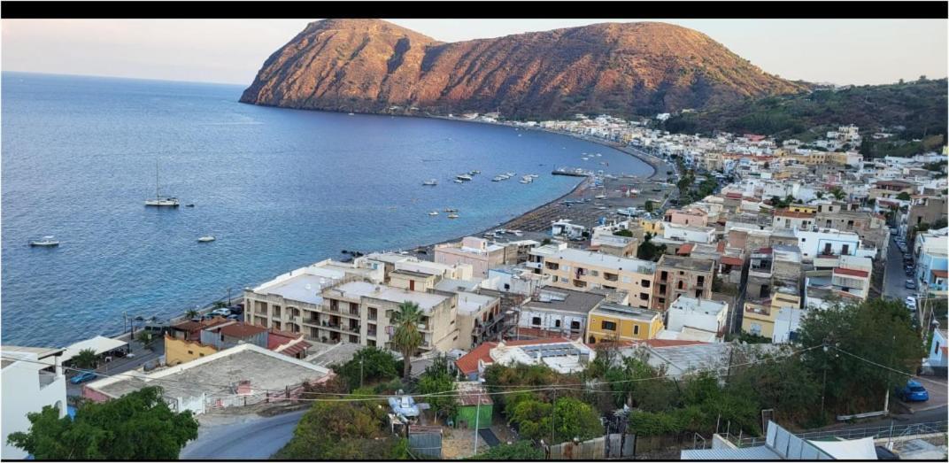 Casa Vacanze Vista Mare Mela B Lipari  Luaran gambar